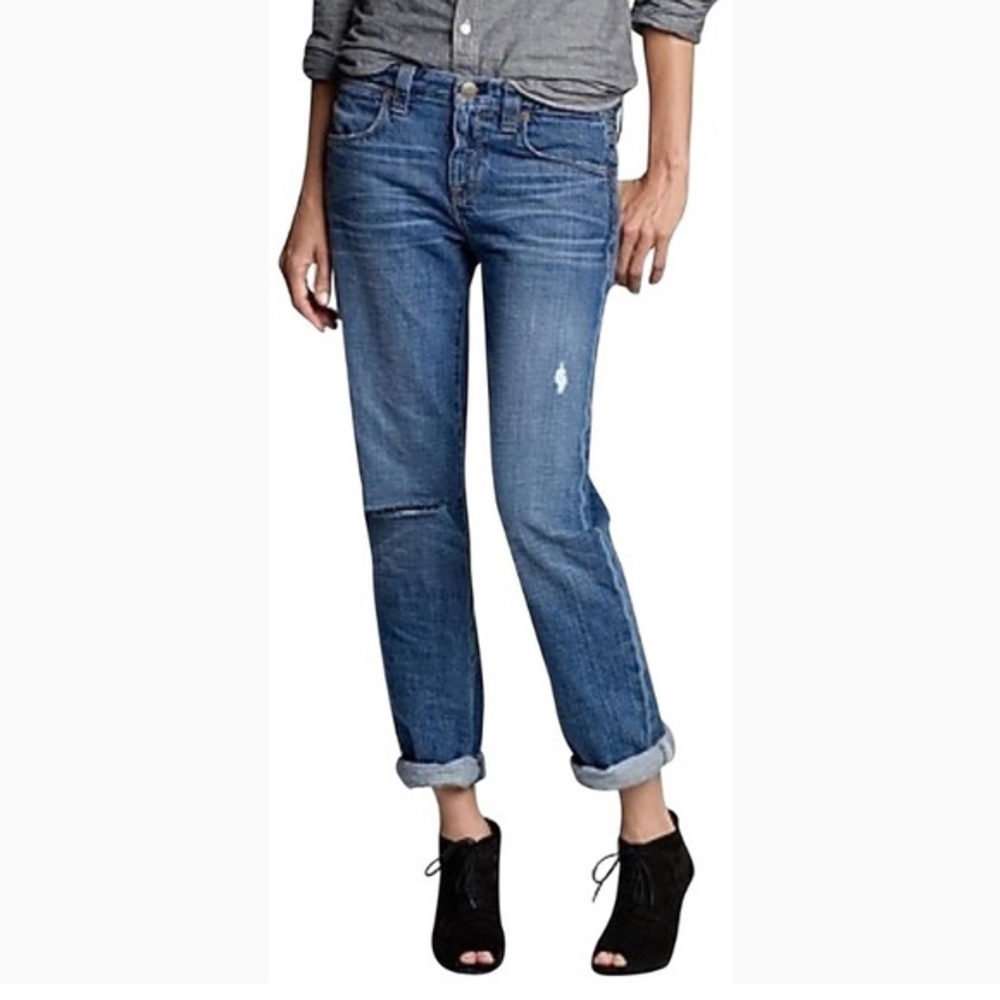 J. Crew • slim boyfriend jeans • size 28